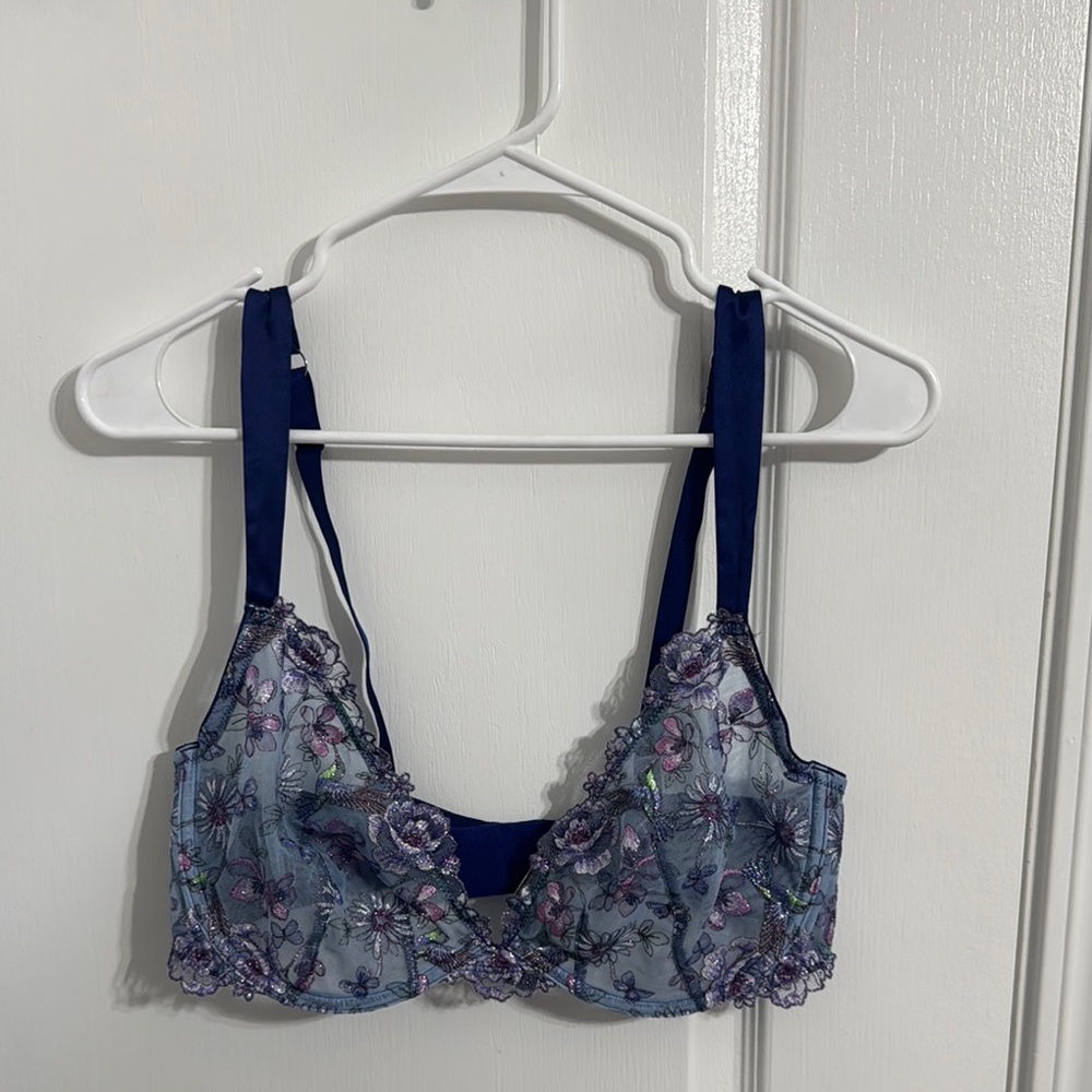 VS 38D Sheer, Low Cut Demi w. embroidered floral design